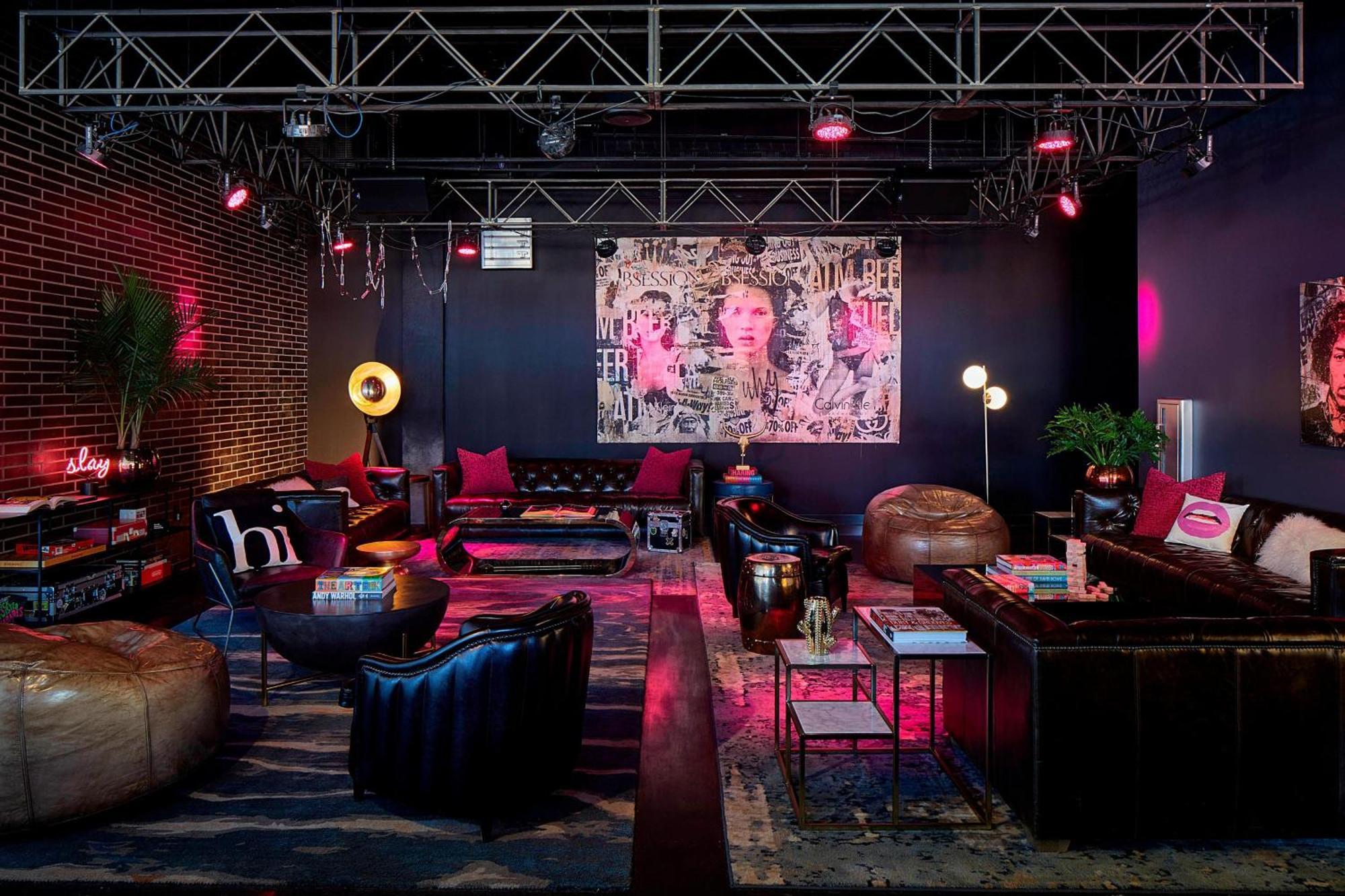 Moxy Minneapolis Uptown Exterior photo